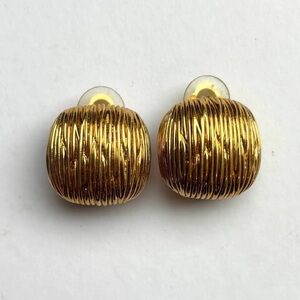Nina Ricci Vintage Elegant Gold-Toned Clip on Earrings